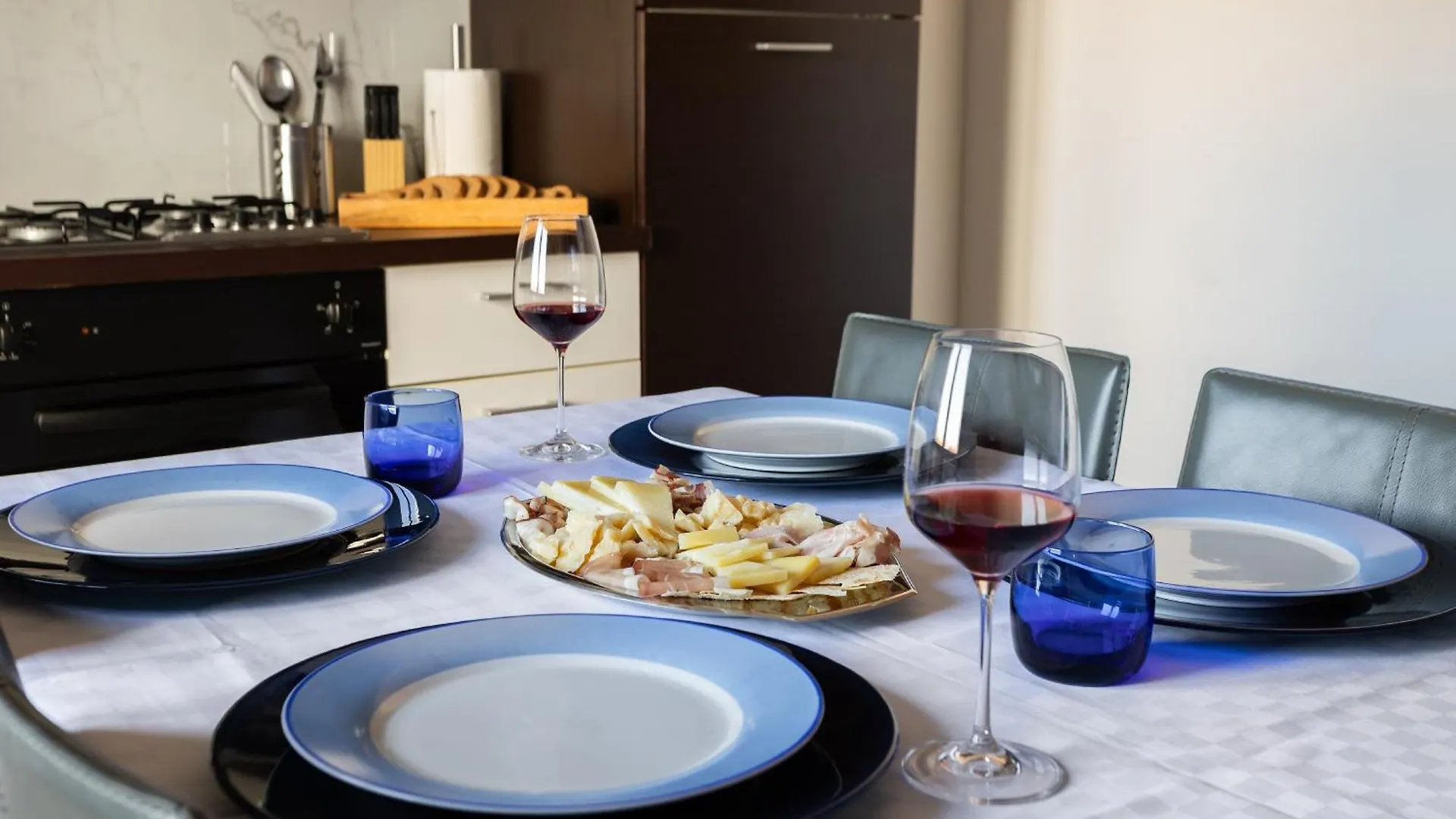 Unicorn Apartment - Near Downtown, Free Parking & Wifi Oristano