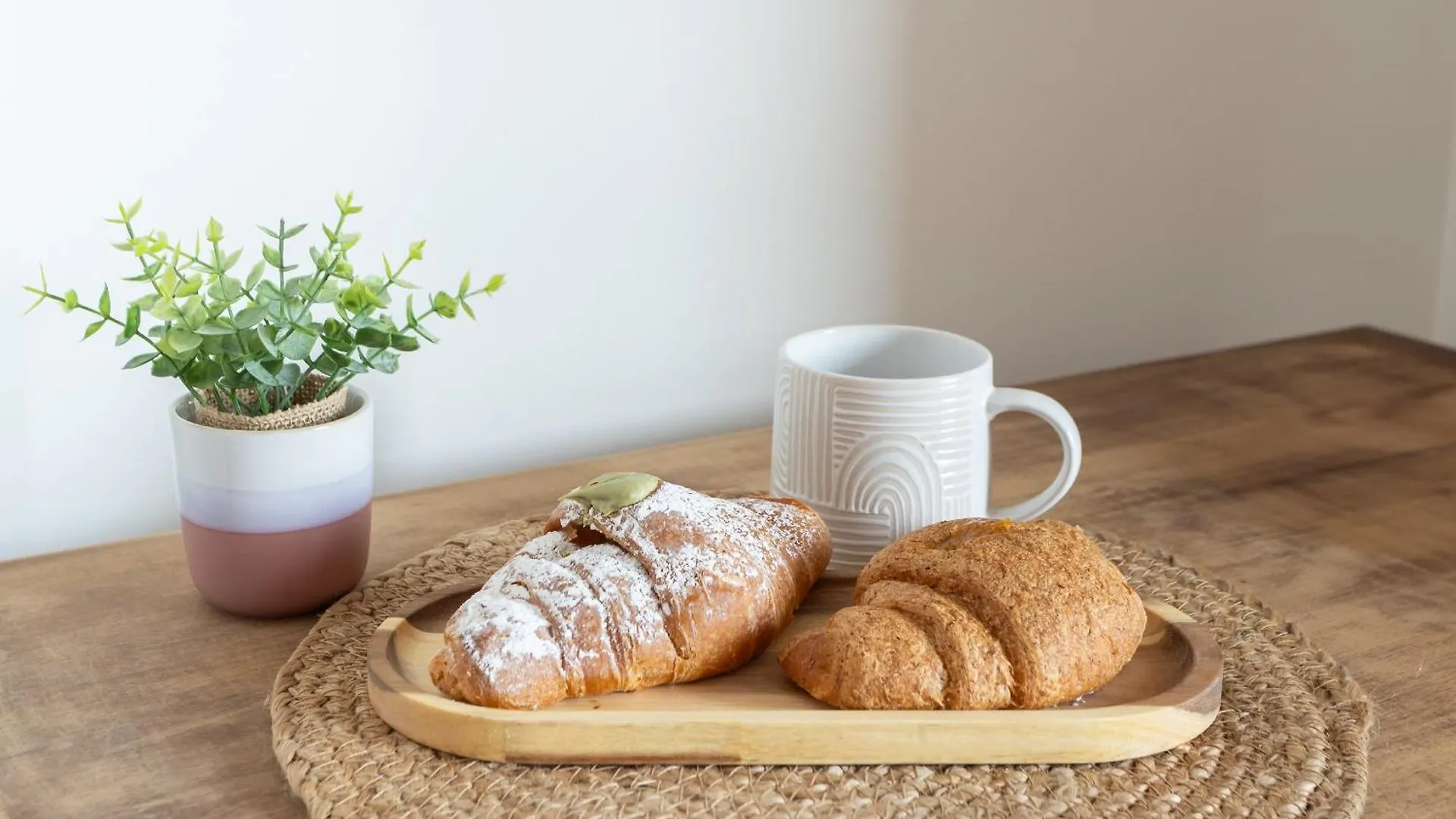 Unicorn Apartment - Near Downtown, Free Parking & Wifi Oristano