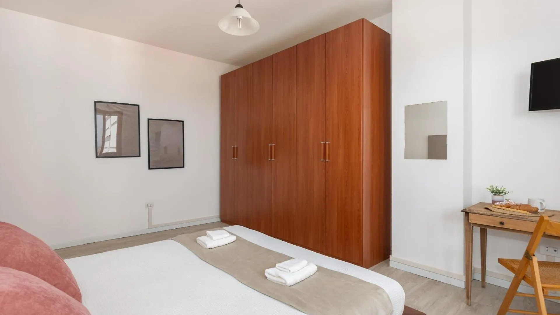 Unicorn Apartment - Near Downtown, Free Parking & Wifi Oristano Italien